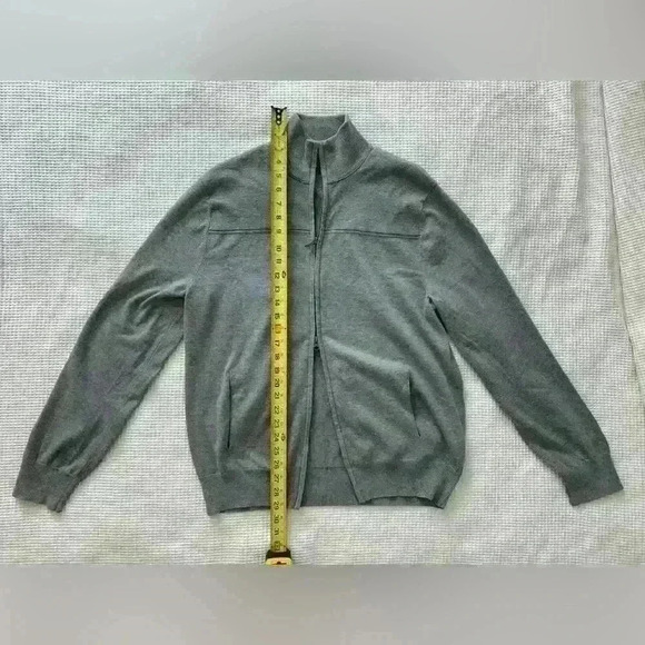 Banana Republic Men’s Full Zip Lightweight sweater/Jacket. Grey size large. - Picture 5 of 6